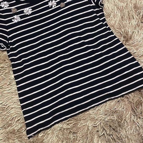 TALBOTS‎ Black & White Striped Short Sleeve Flower Shirt Medium - Picture 2 of 8